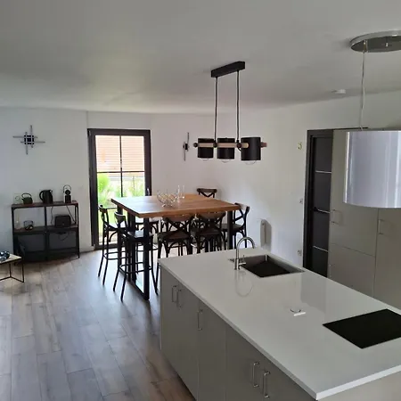 La Maison D'à Côté 4 3* Cuise-la-Motte